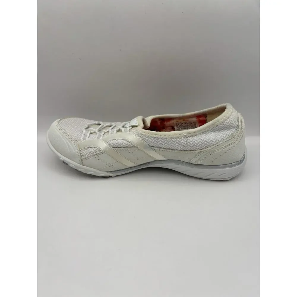 Skechers Breathe Easy White Slip On Shoes Women Size 6.5